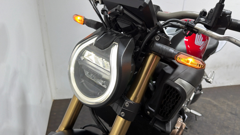 24MY Honda CB650R E-Clutch
